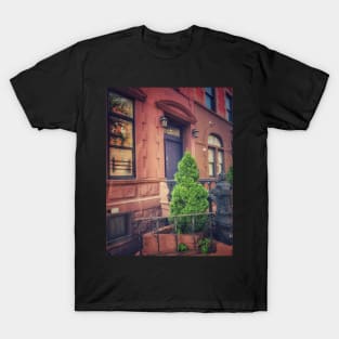 Harlem Brownstones House Manhattan New York City T-Shirt